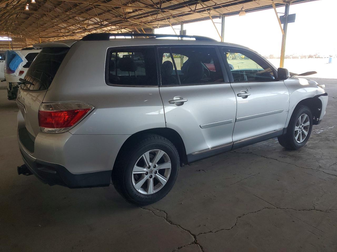 2013 TOYOTA HIGHLANDER