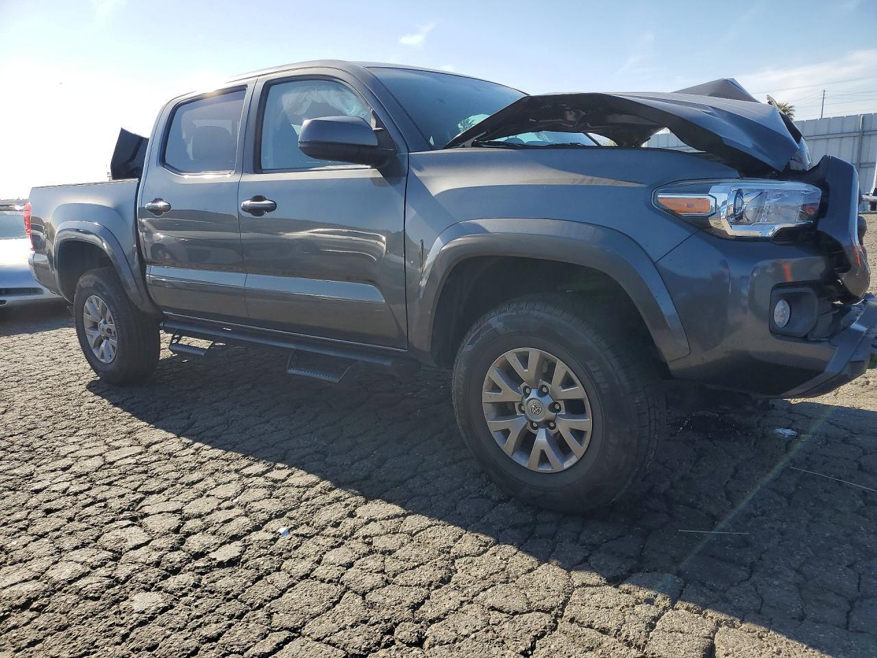 2017 TOYOTA TACOMA