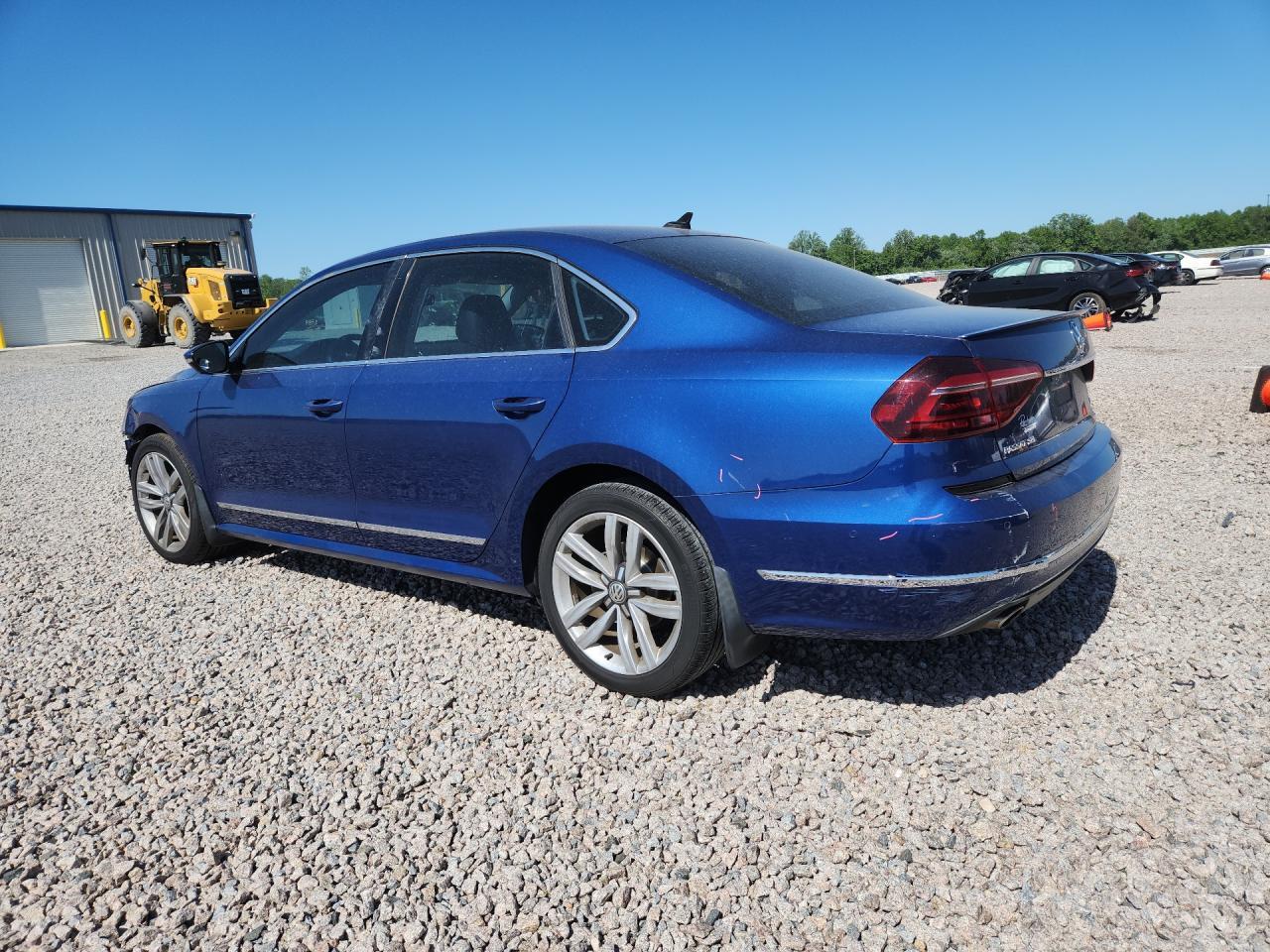 2017 VOLKSWAGEN Passat