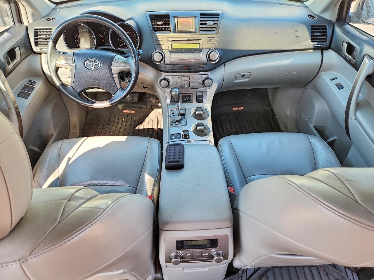 2010 TOYOTA HIGHLANDER