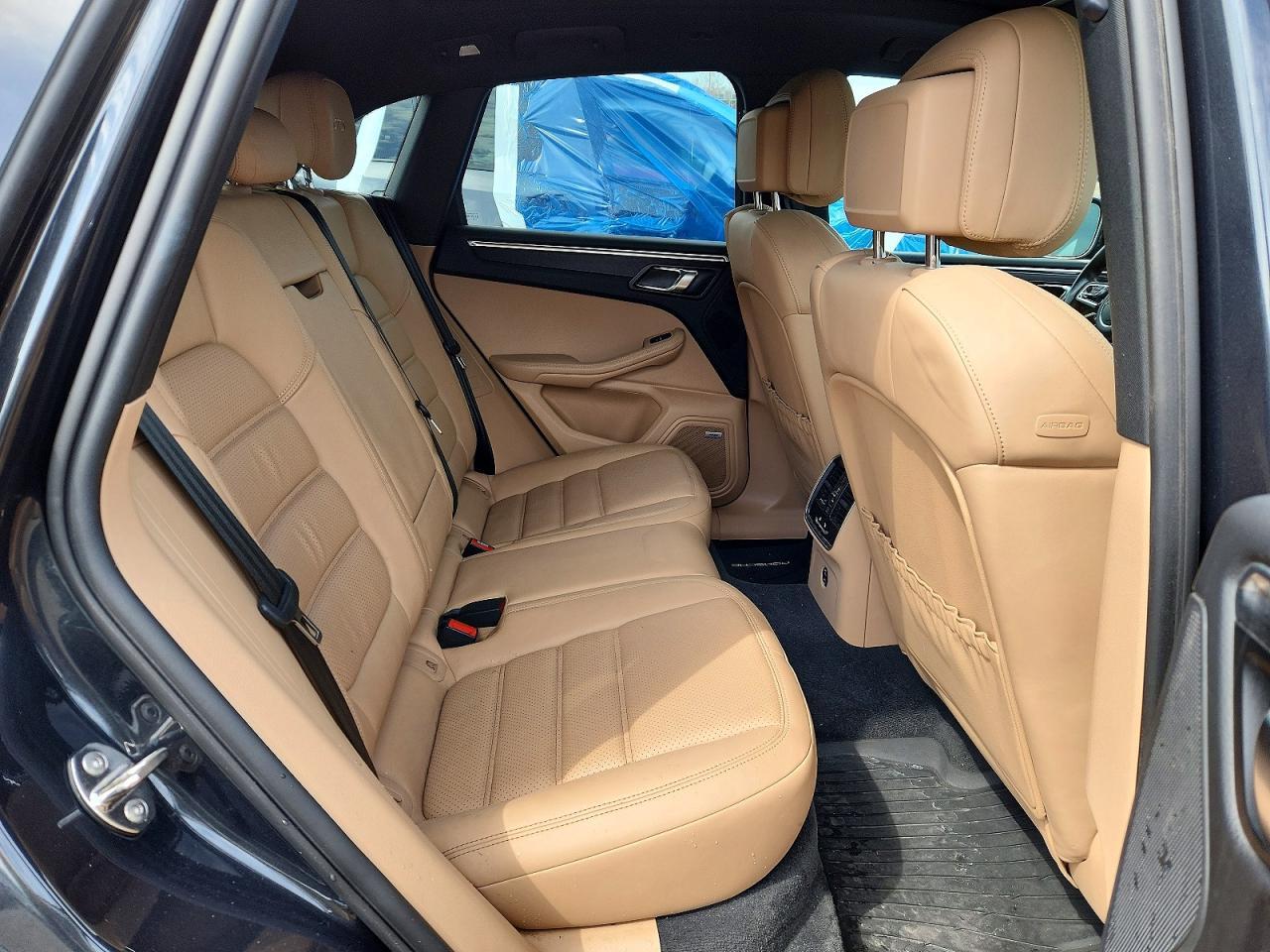 2021 PORSCHE Macan