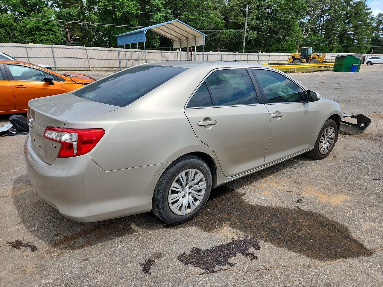2014 TOYOTA CAMRY