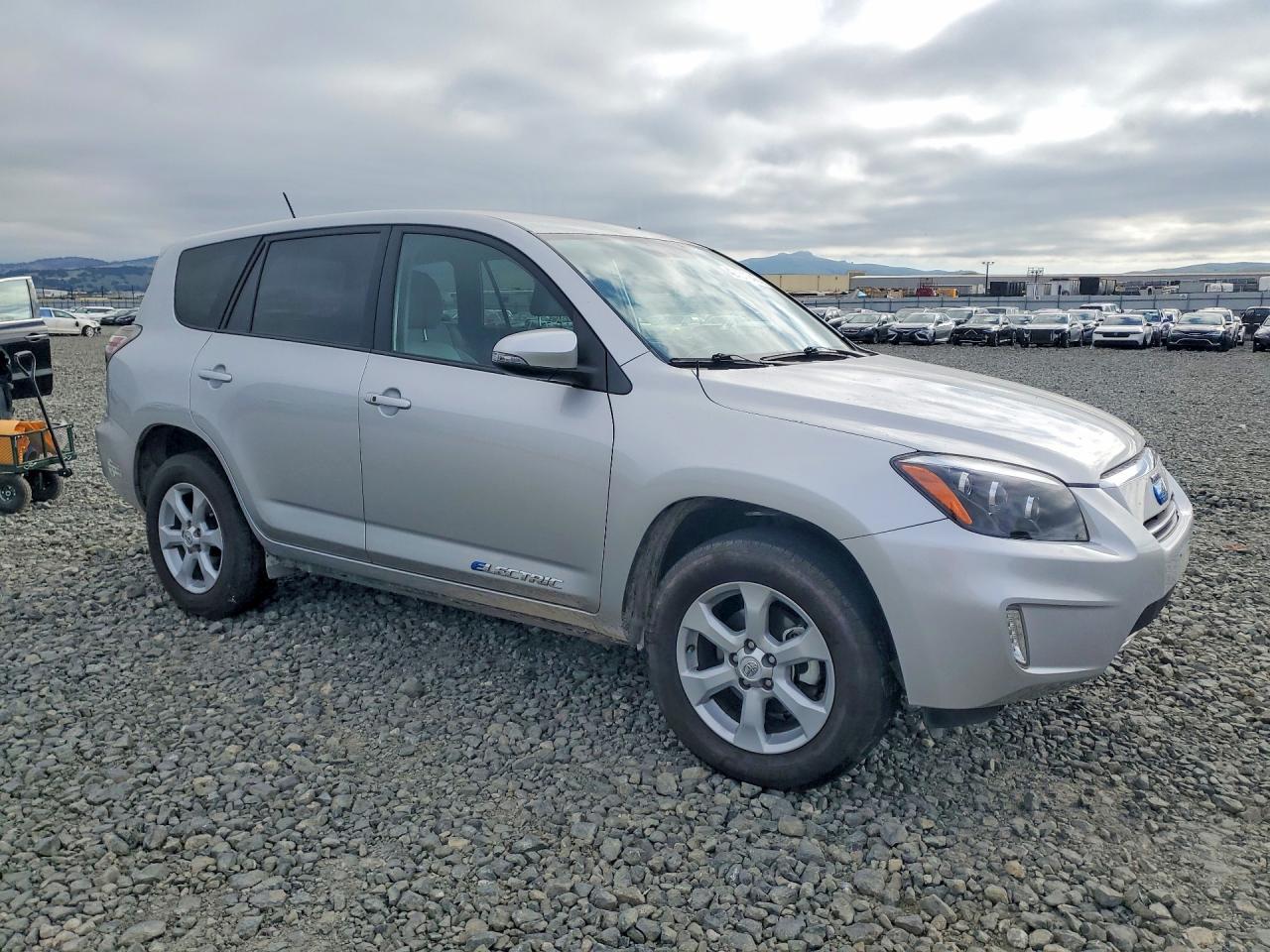 2014 TOYOTA RAV4