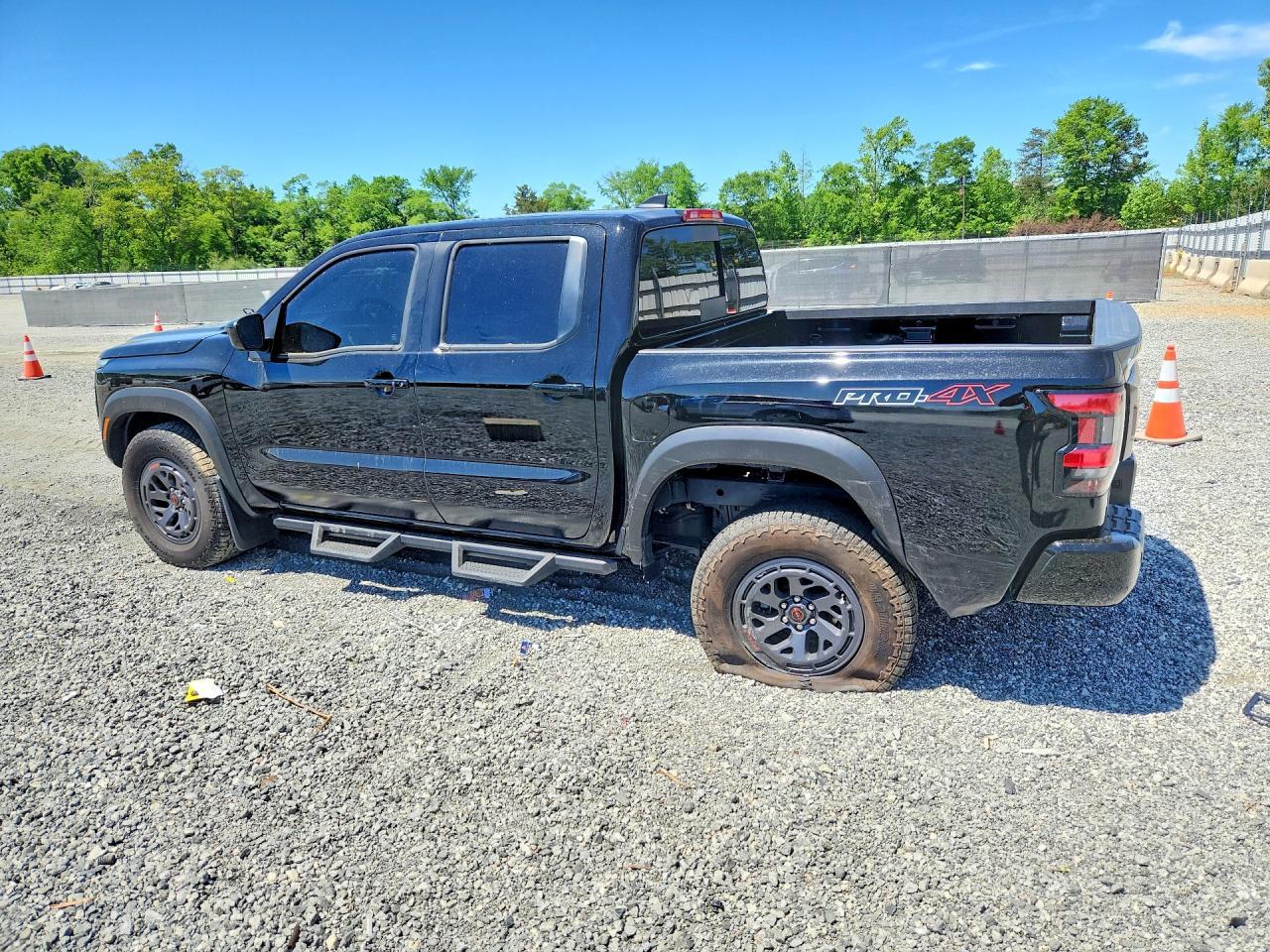 2025 NISSAN Frontier