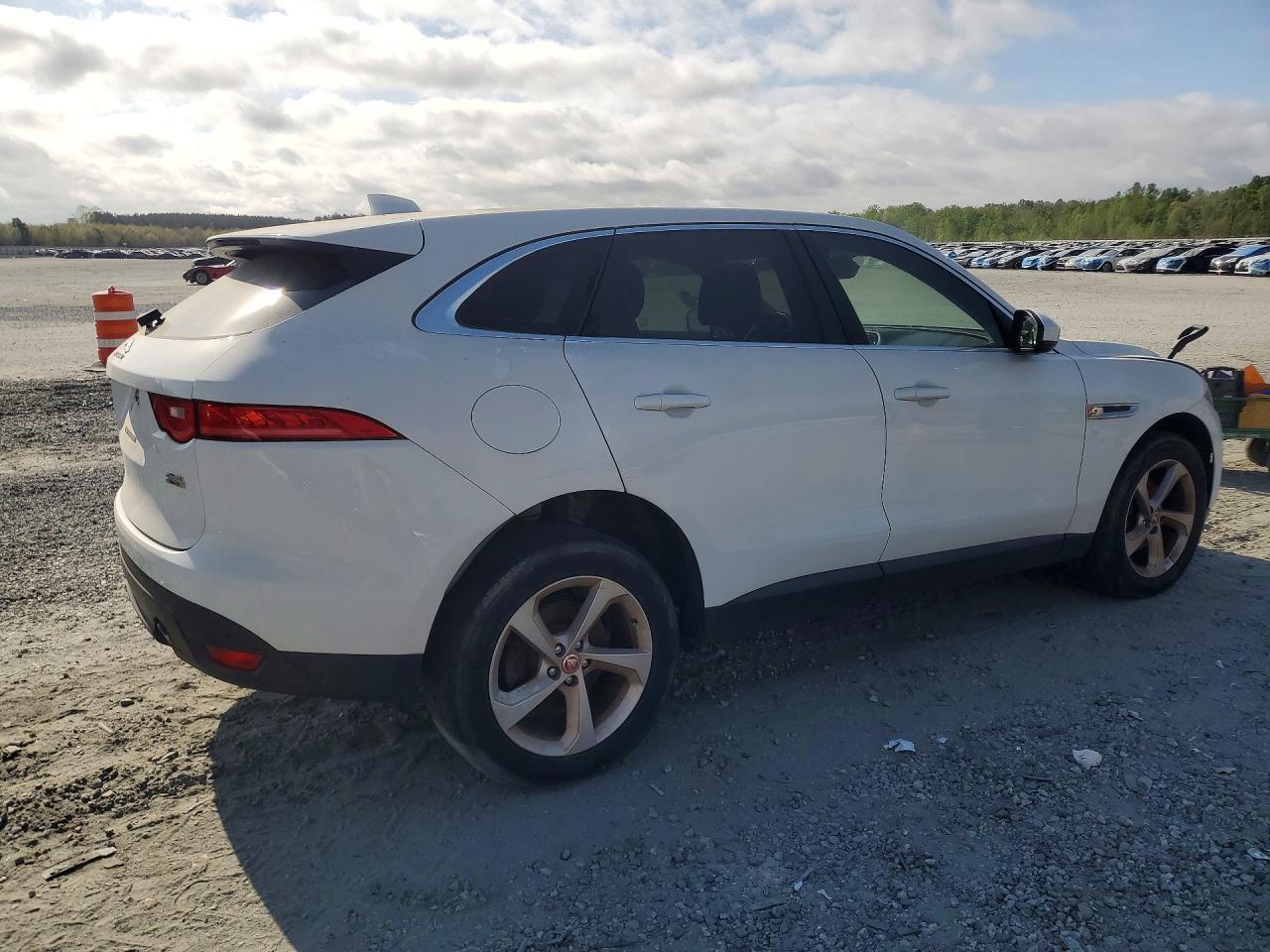 2019 JAGUAR F-Pace
