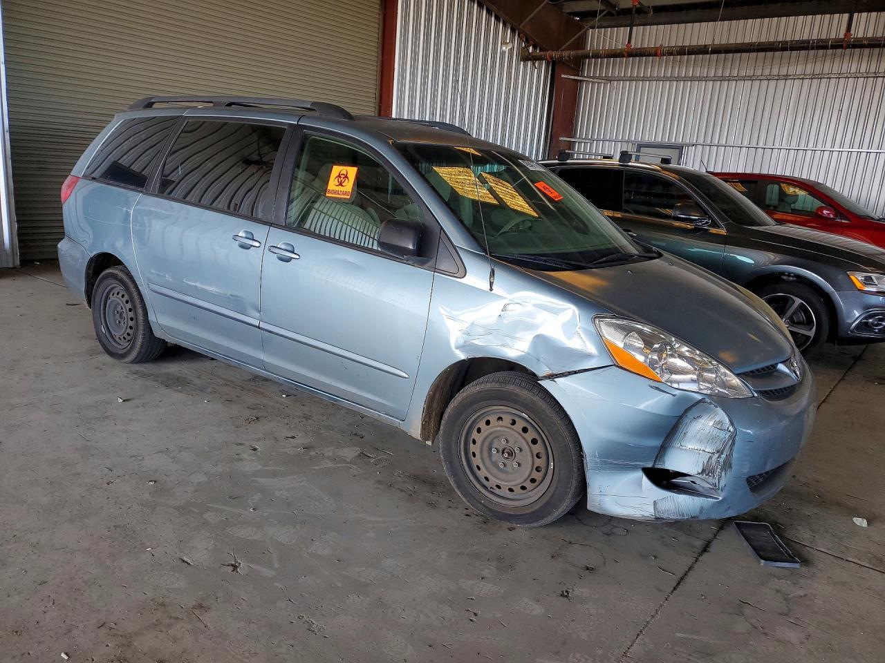 2009 TOYOTA SIENNA