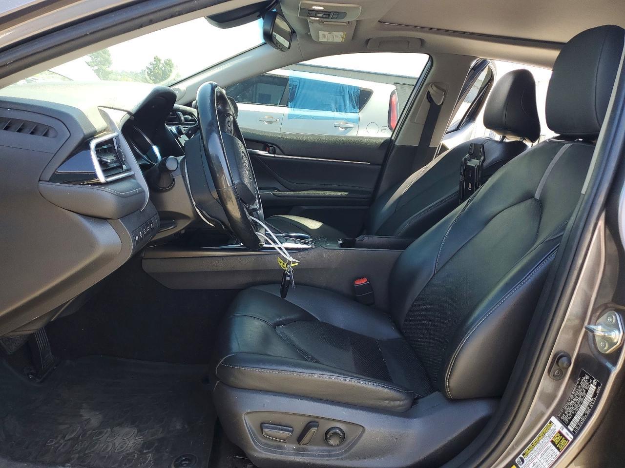 2018 TOYOTA CAMRY