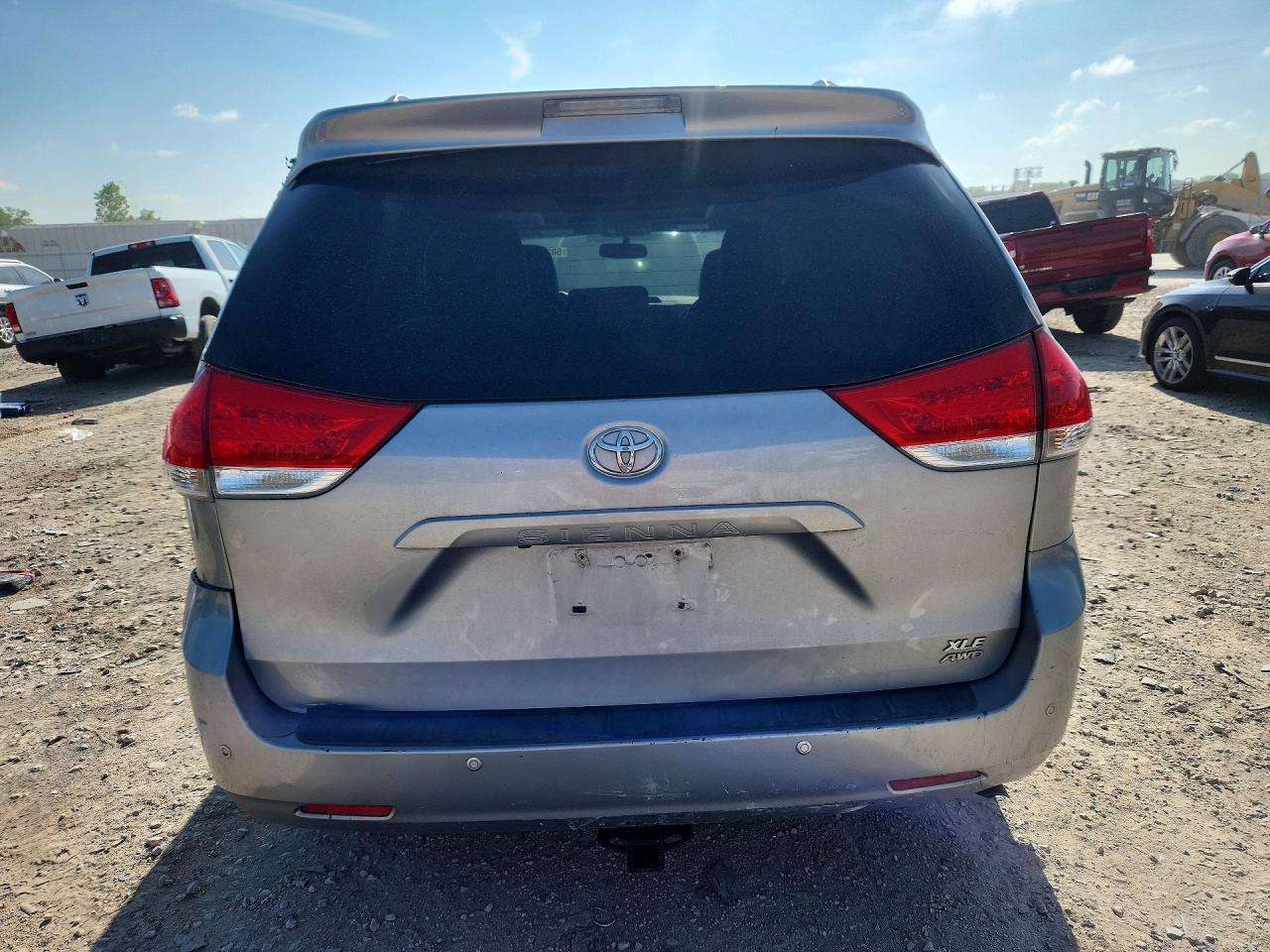 2013 TOYOTA SIENNA