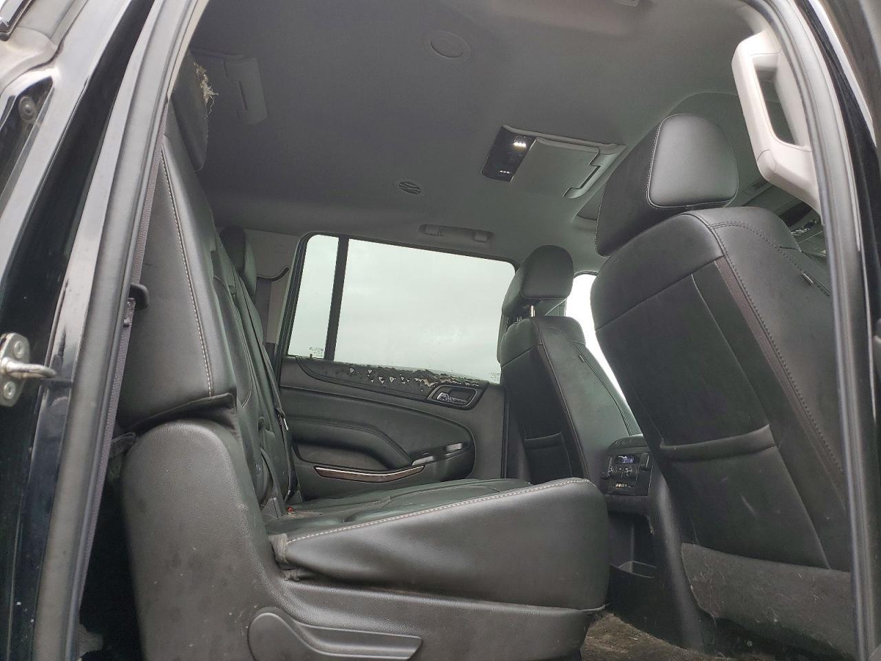 2016 CHEVROLET Suburban