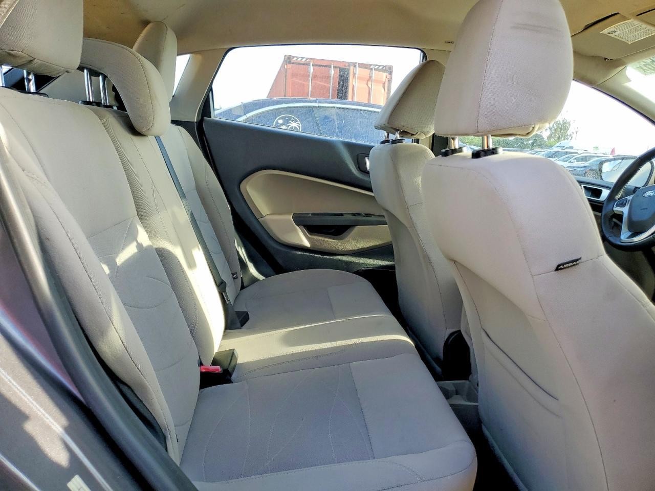 2014 FORD Fiesta