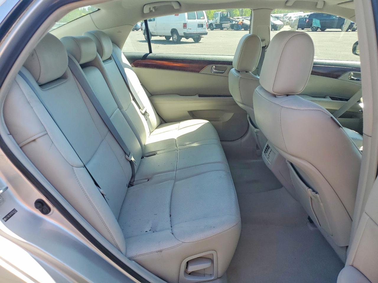 2011 TOYOTA Avalon