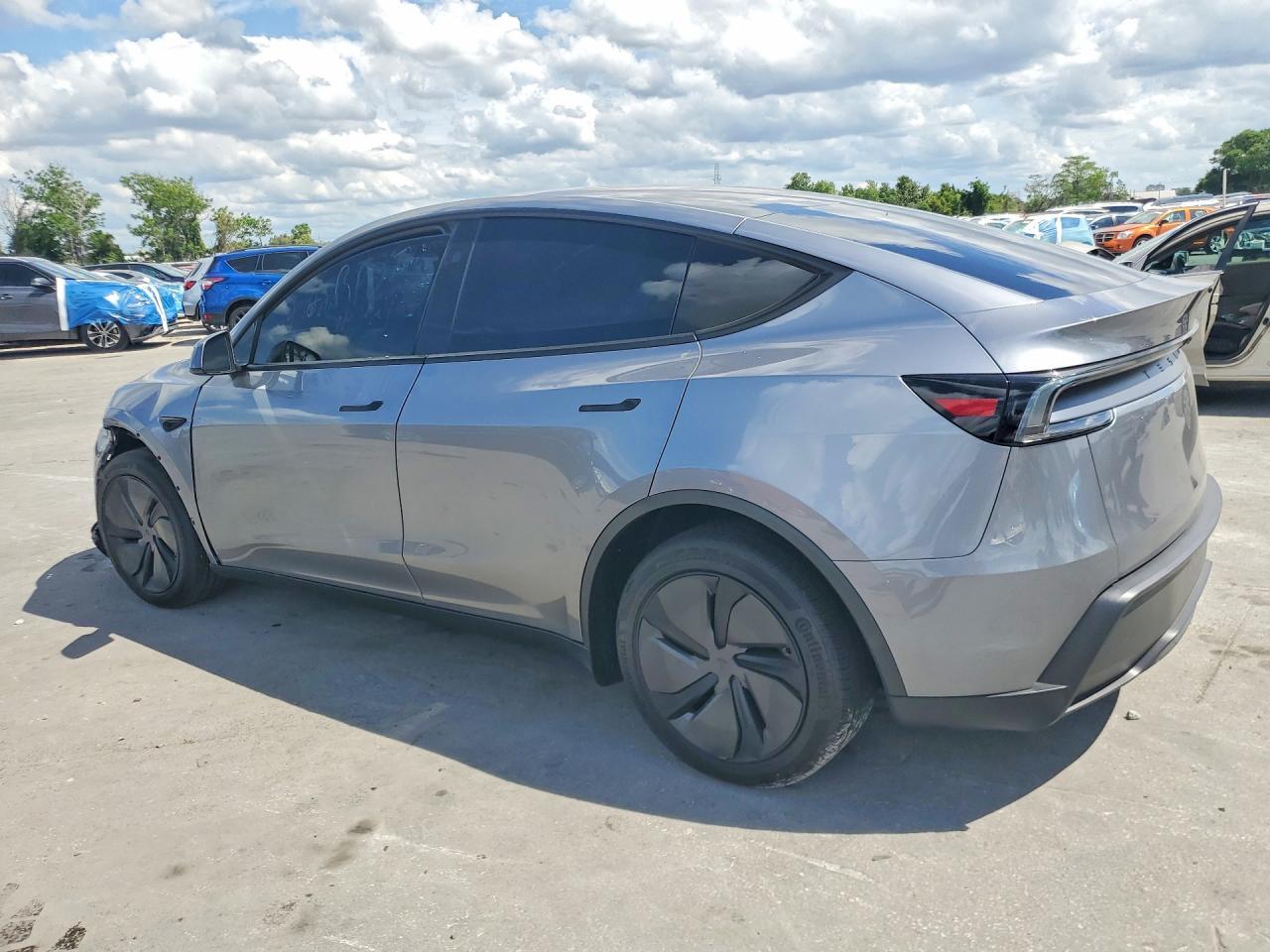 2026 TESLA MODEL Y
