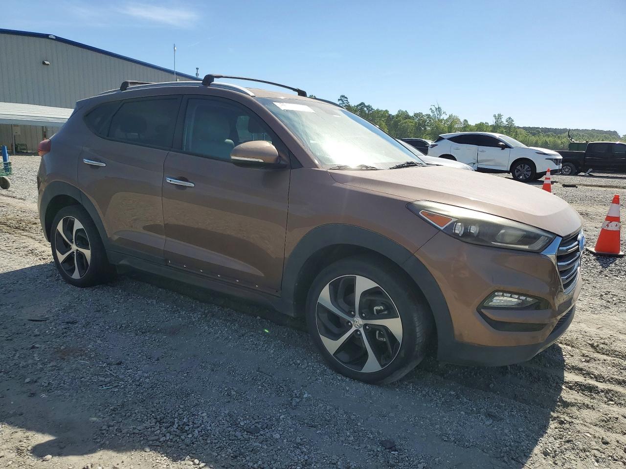 2016 HYUNDAI TUCSON