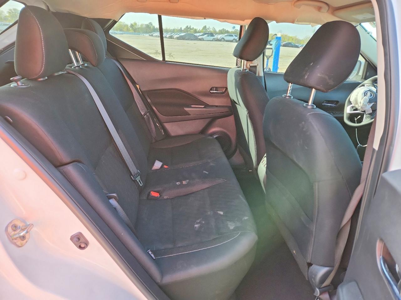 2023 NISSAN KICKS