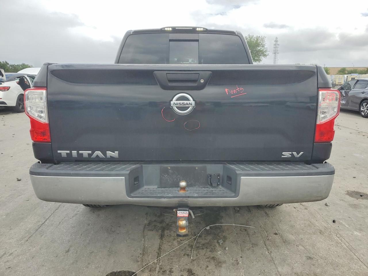 2017 NISSAN Titan