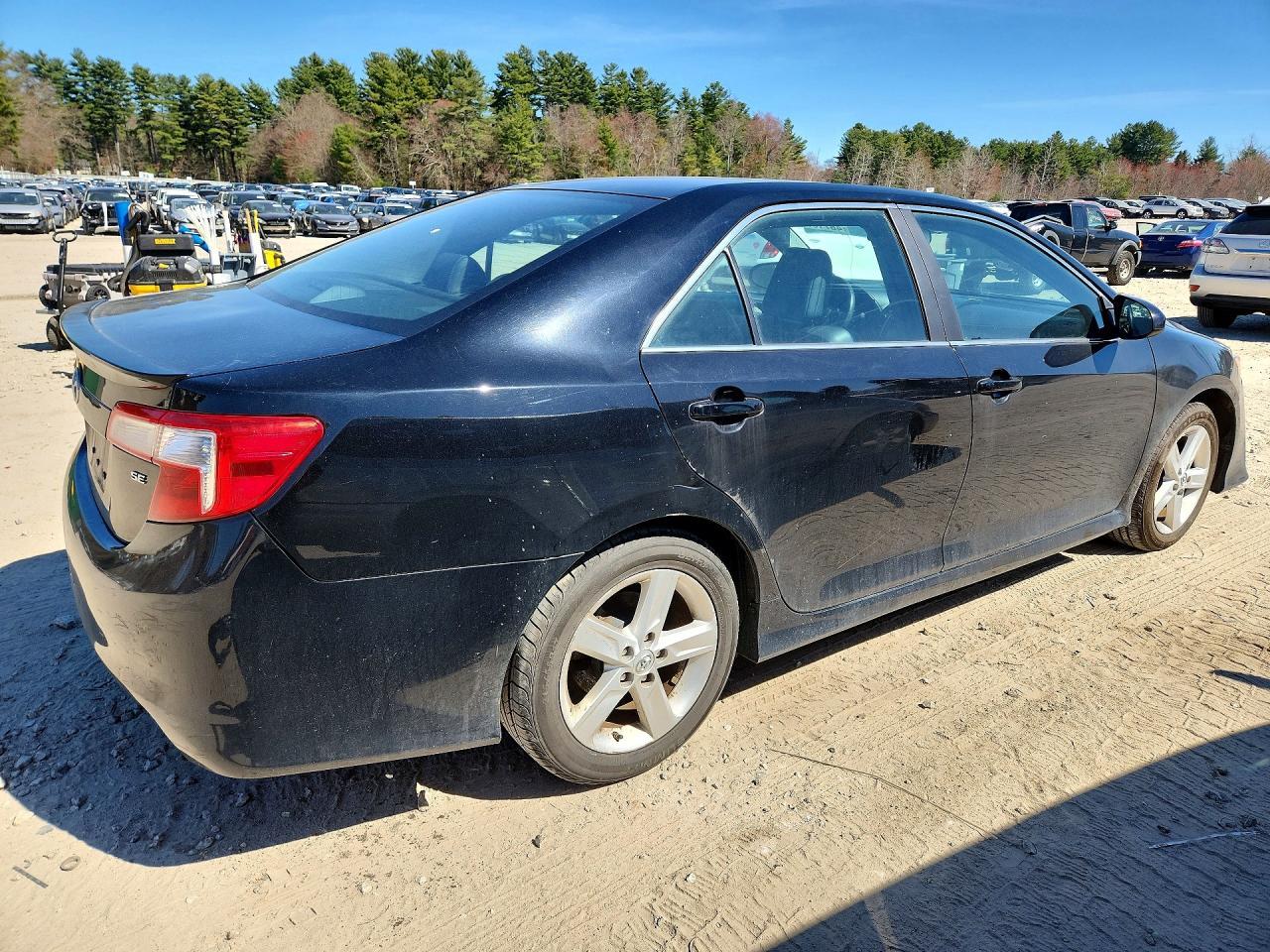 2014 TOYOTA CAMRY