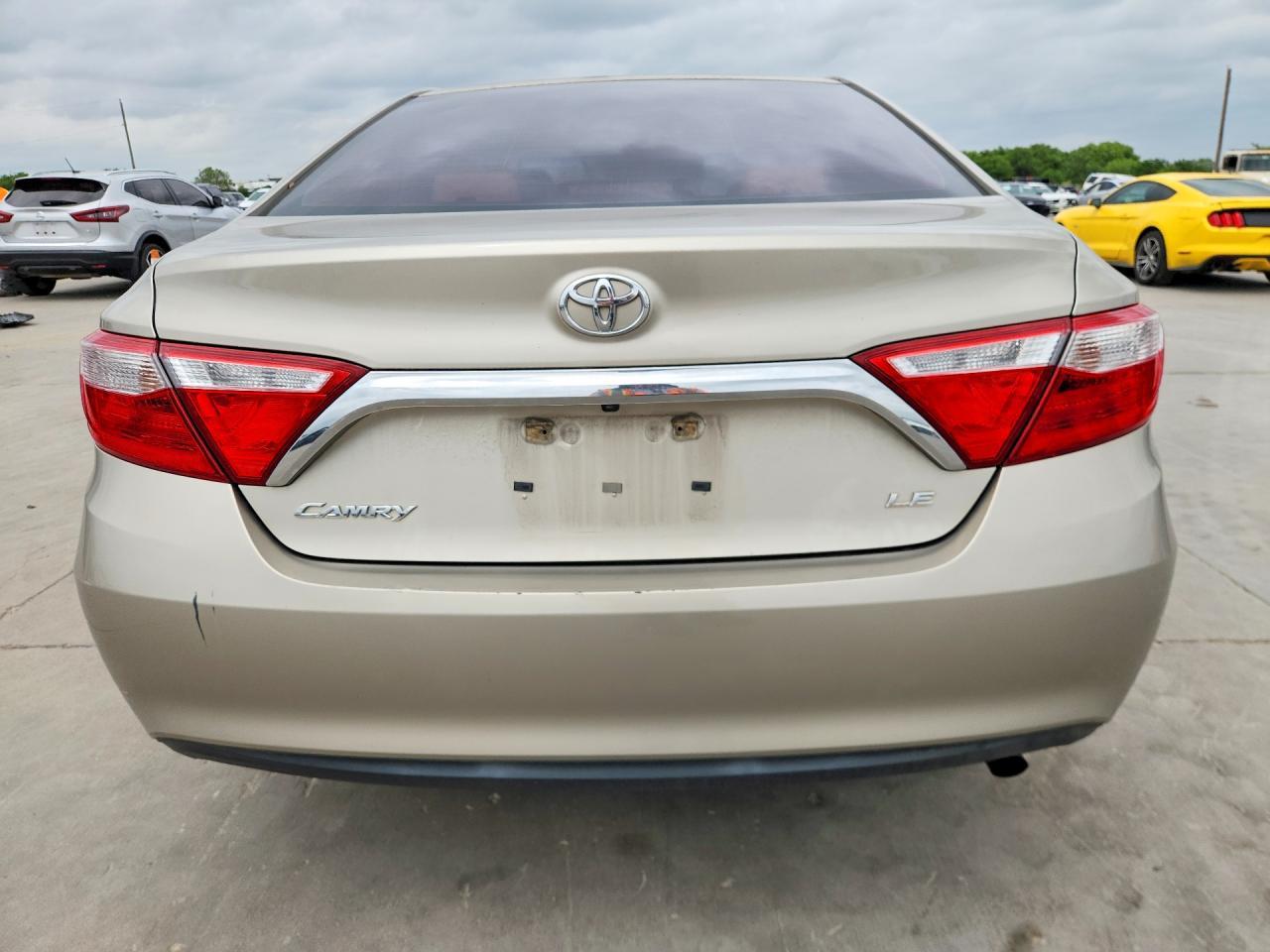 2016 TOYOTA CAMRY