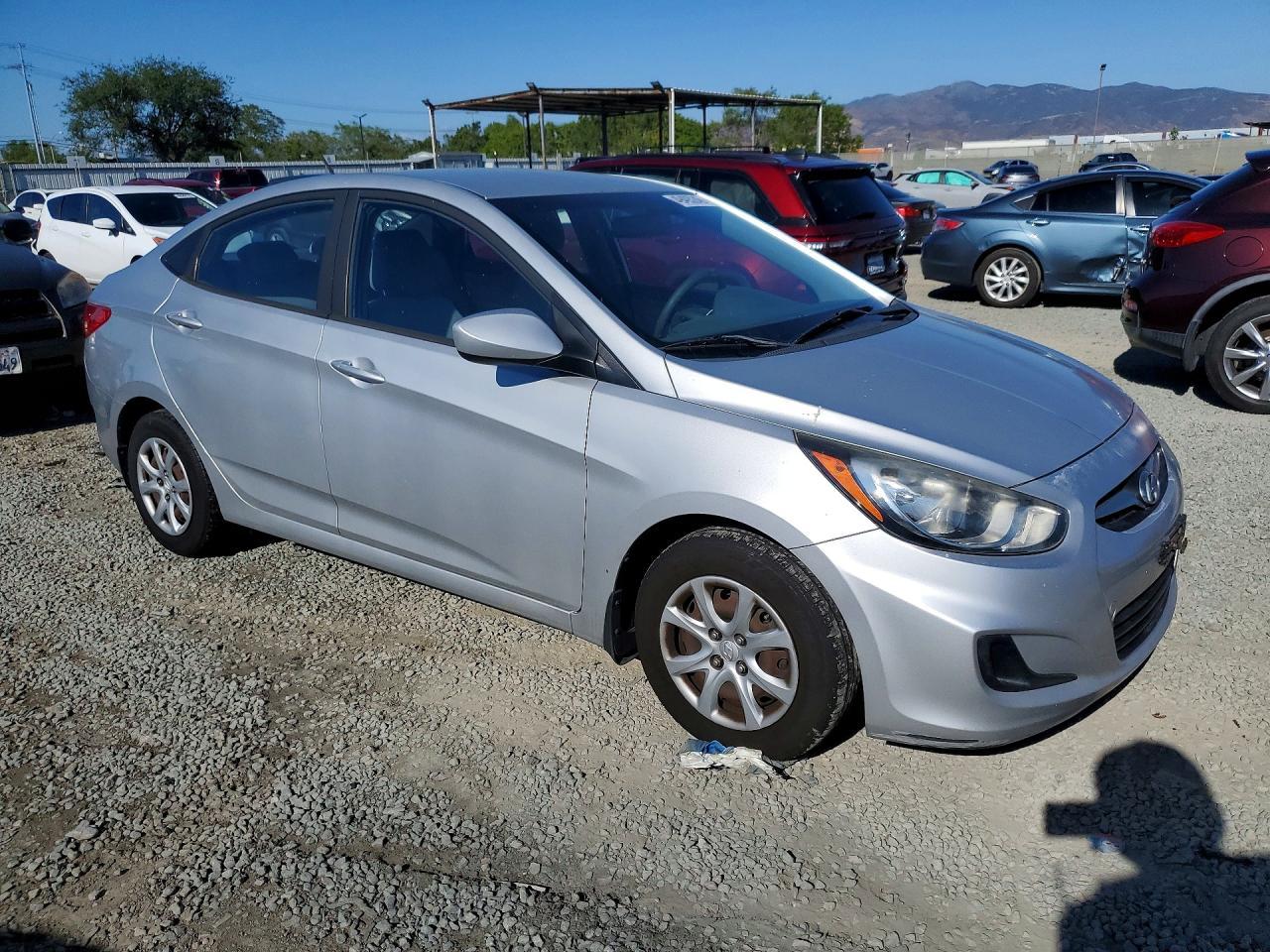 2012 HYUNDAI ACCENT