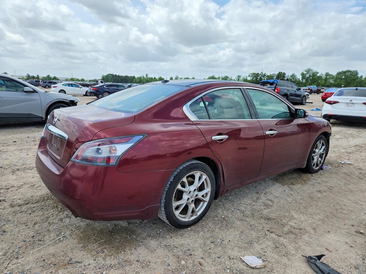 2012 NISSAN Maxima