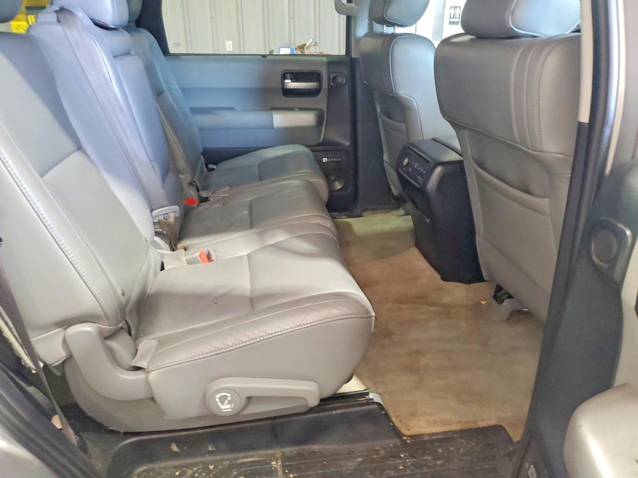 2008 TOYOTA Sequoia