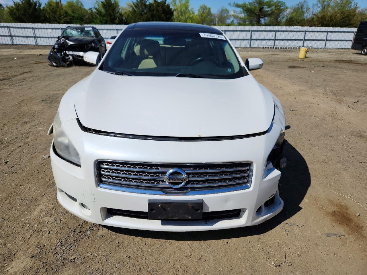 2010 NISSAN Maxima