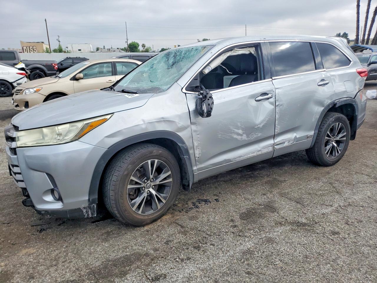 2018 TOYOTA HIGHLANDER