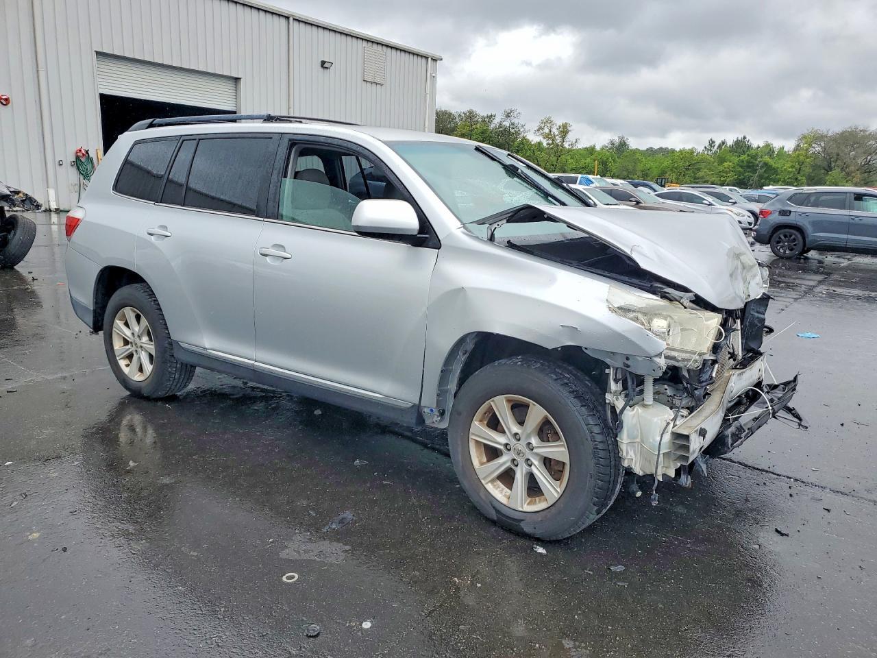 2011 TOYOTA HIGHLANDER