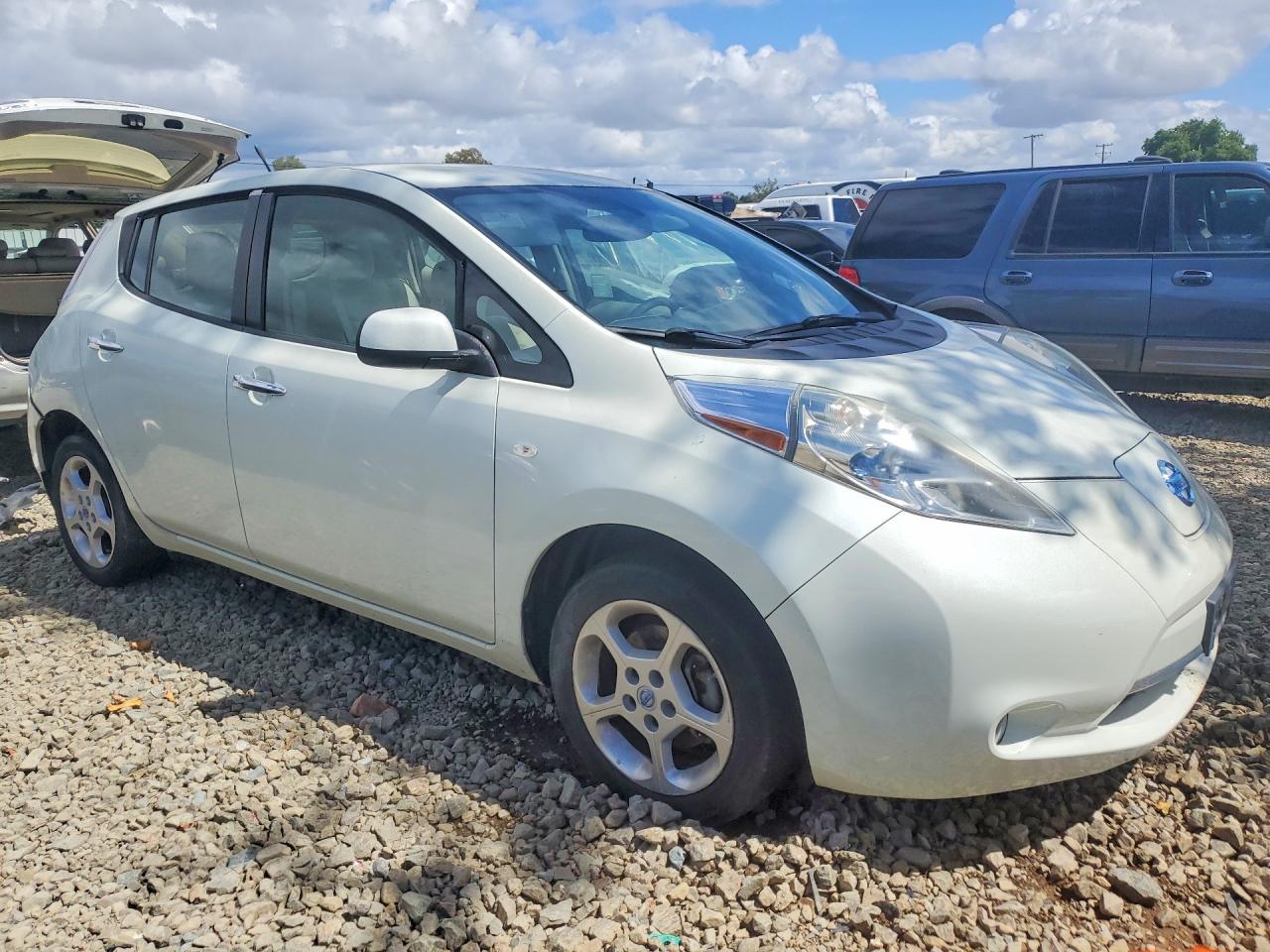 2012 NISSAN LEAF