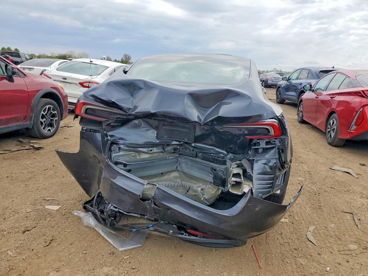 2025 TESLA MODEL 3