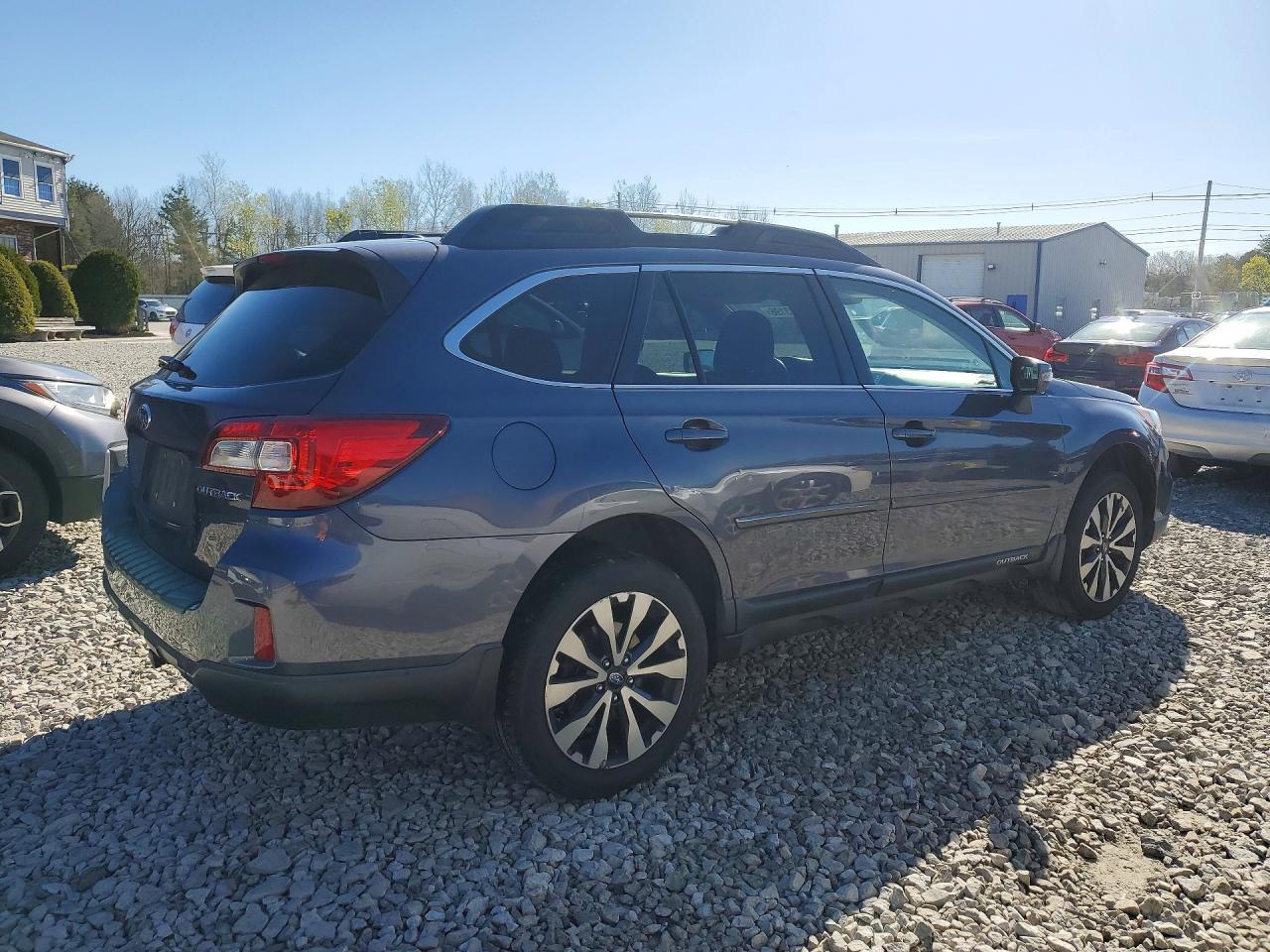2015 SUBARU Outback