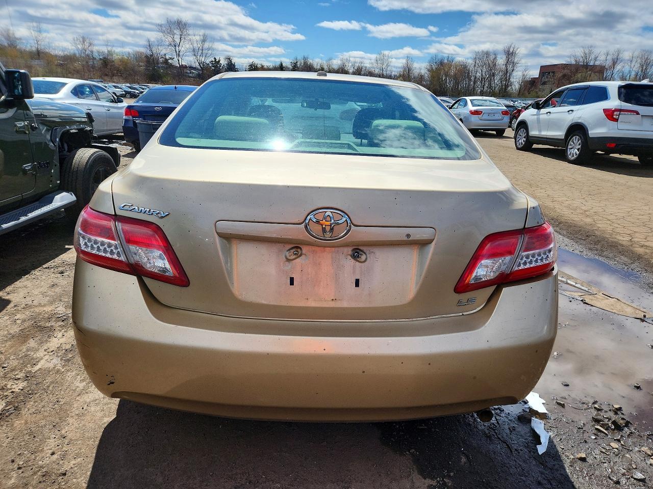 2011 TOYOTA CAMRY