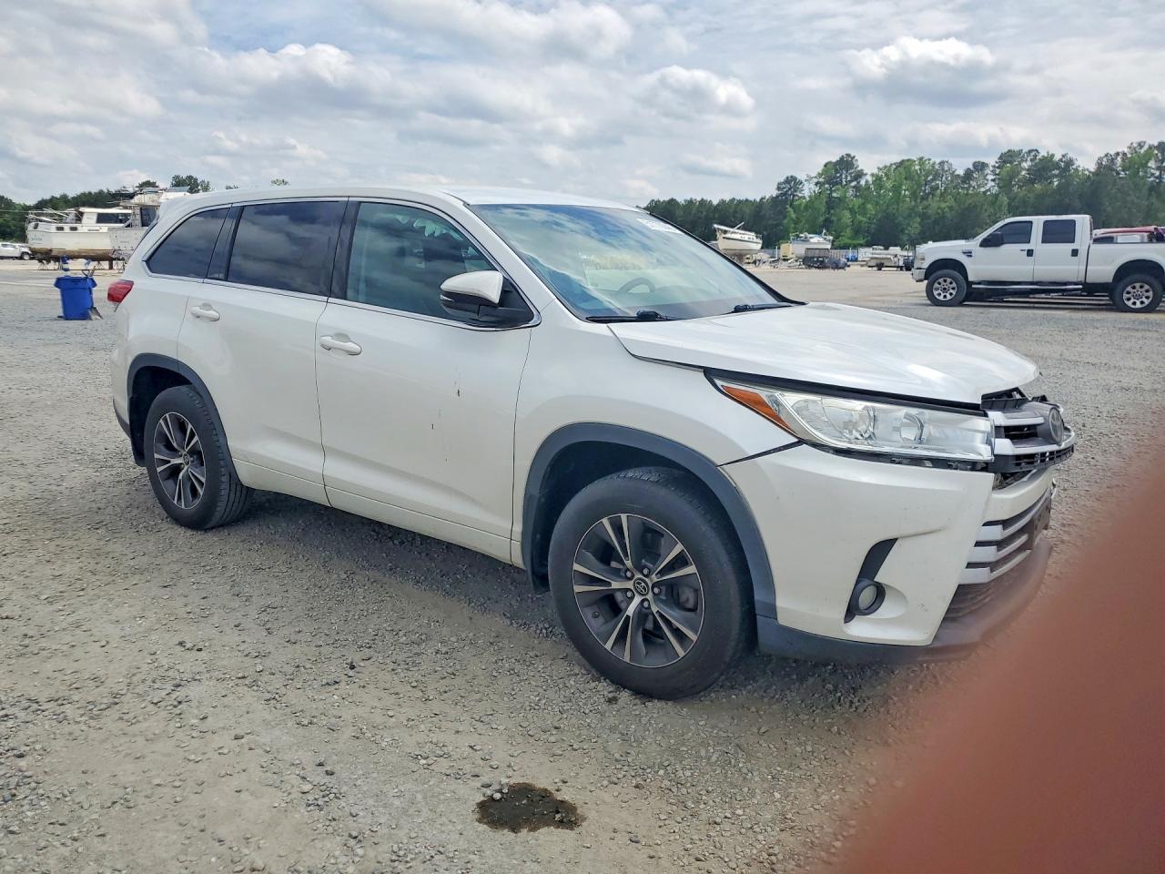 2018 TOYOTA HIGHLANDER