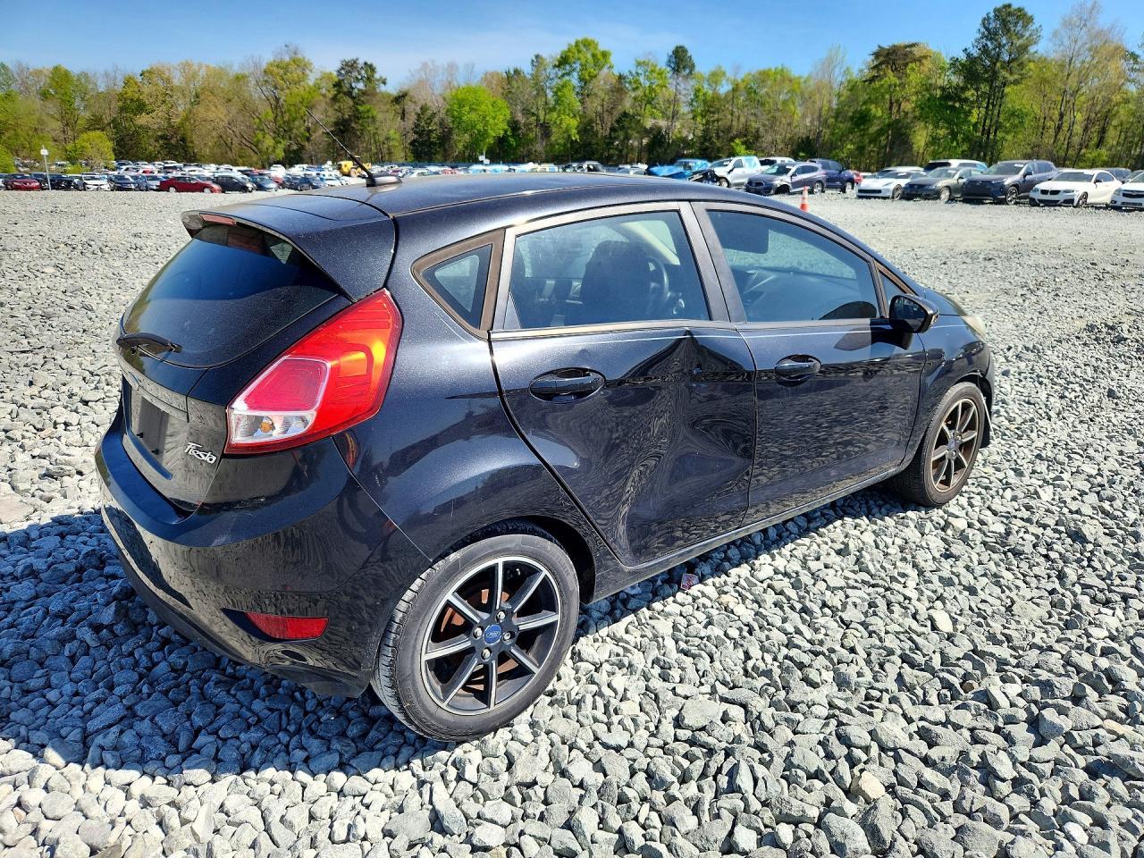 2015 FORD Fiesta