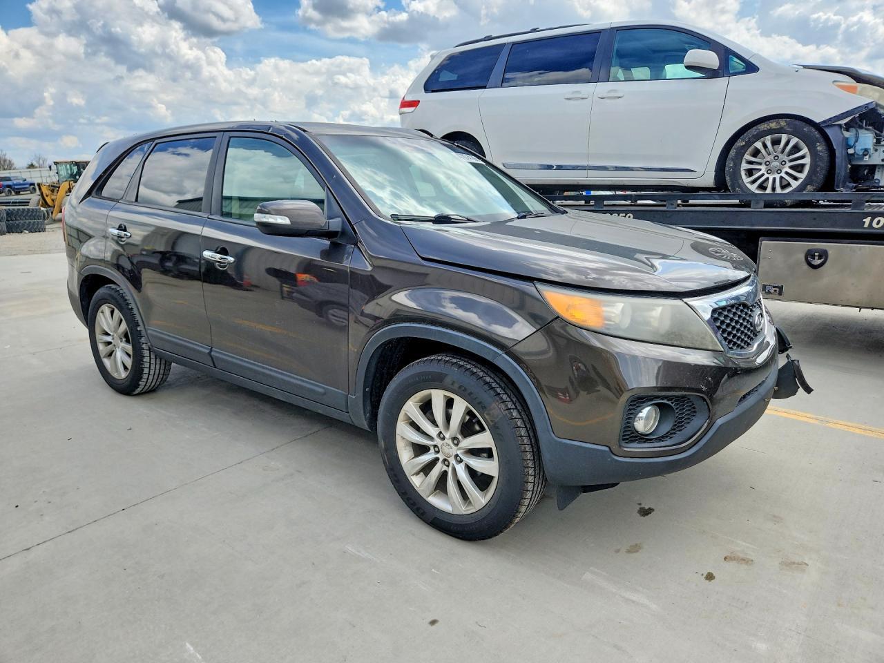 2011 KIA SORENTO