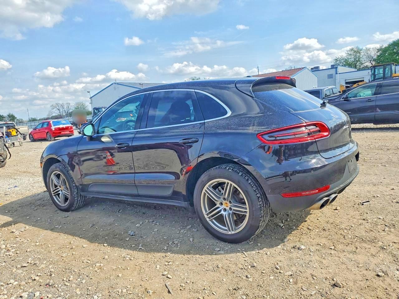 2015 PORSCHE Macan