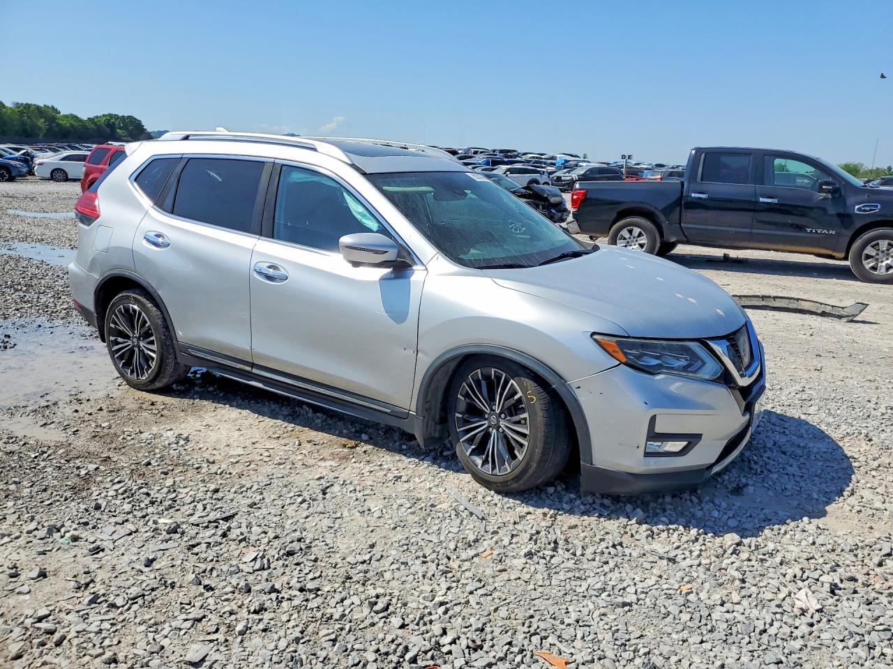 2017 NISSAN ROGUE