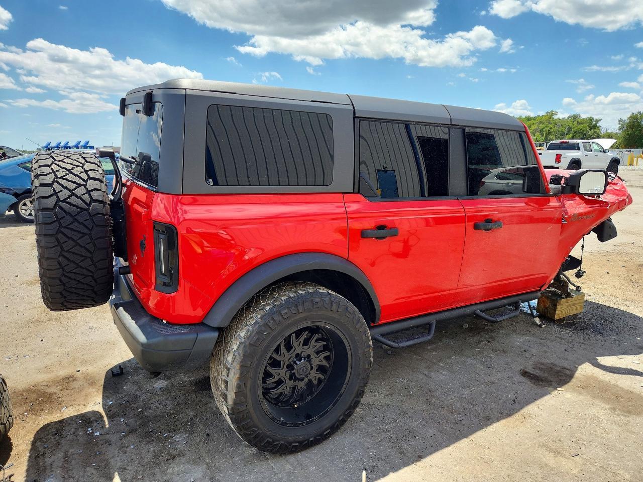 2023 FORD Bronco
