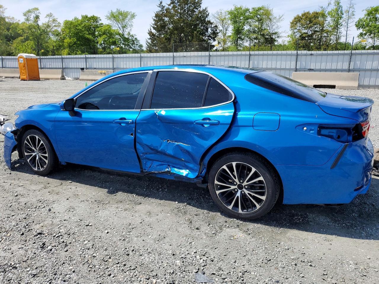 2018 TOYOTA CAMRY