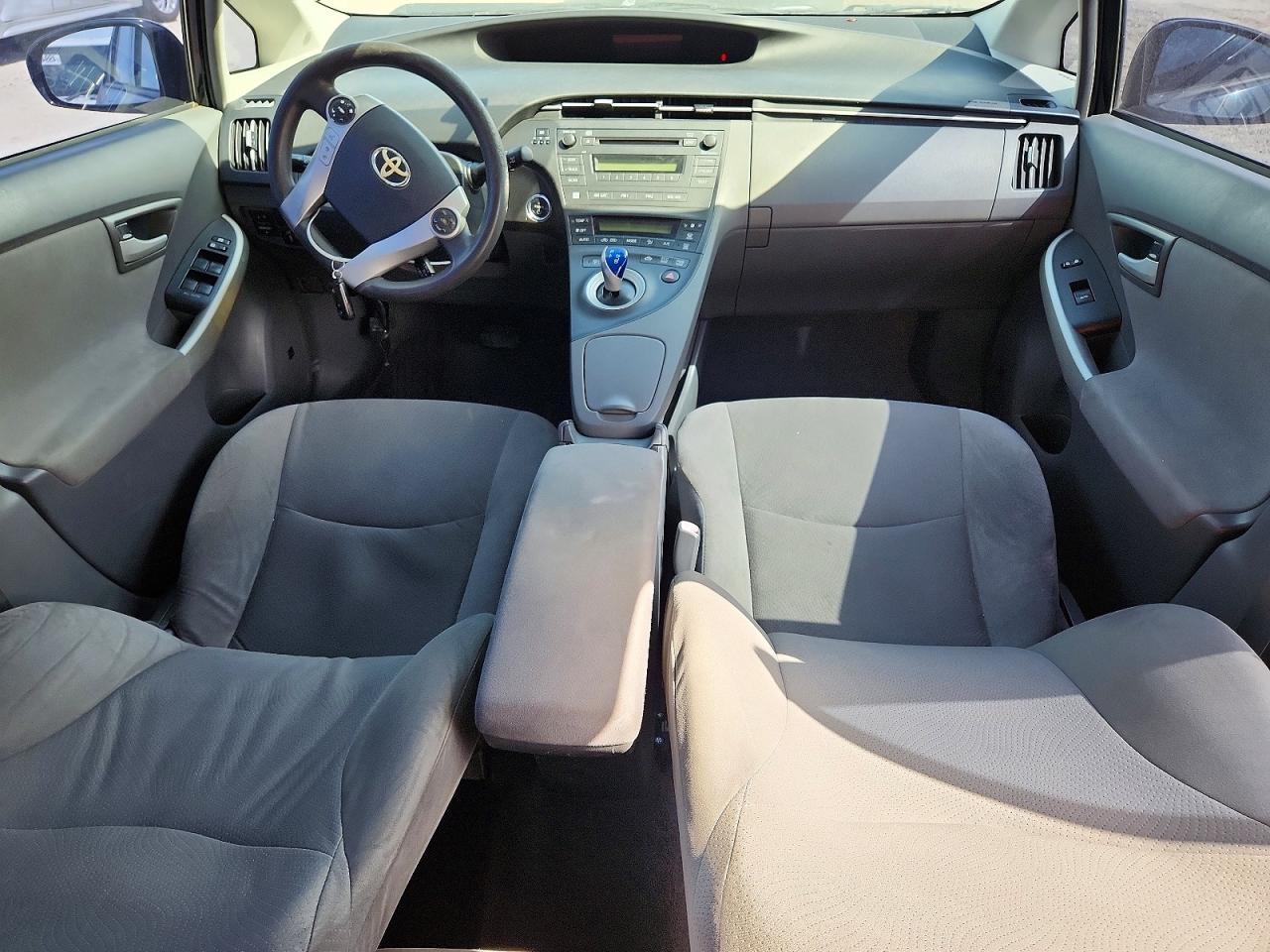 2011 TOYOTA PRIUS