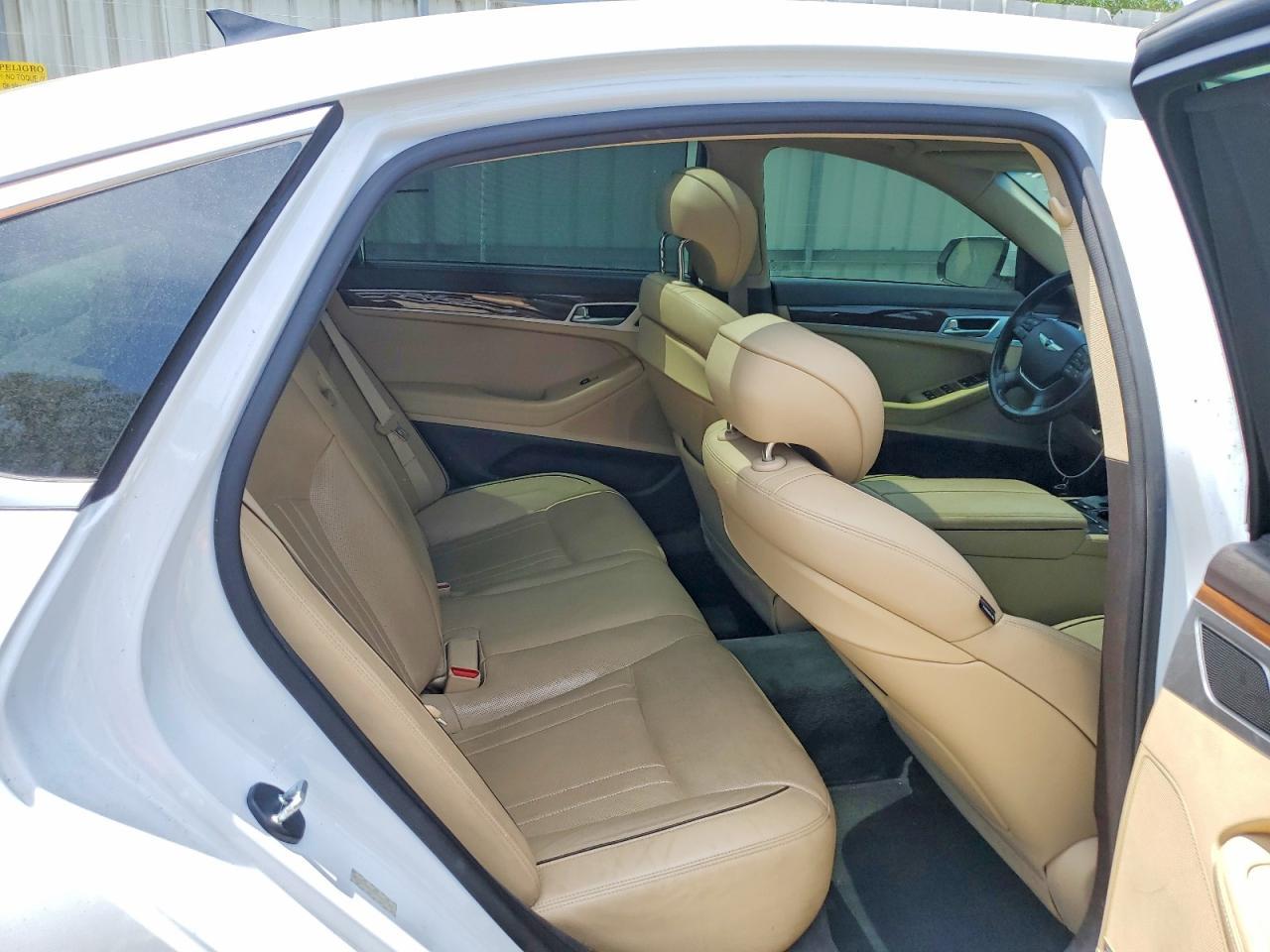 2015 HYUNDAI GENESIS