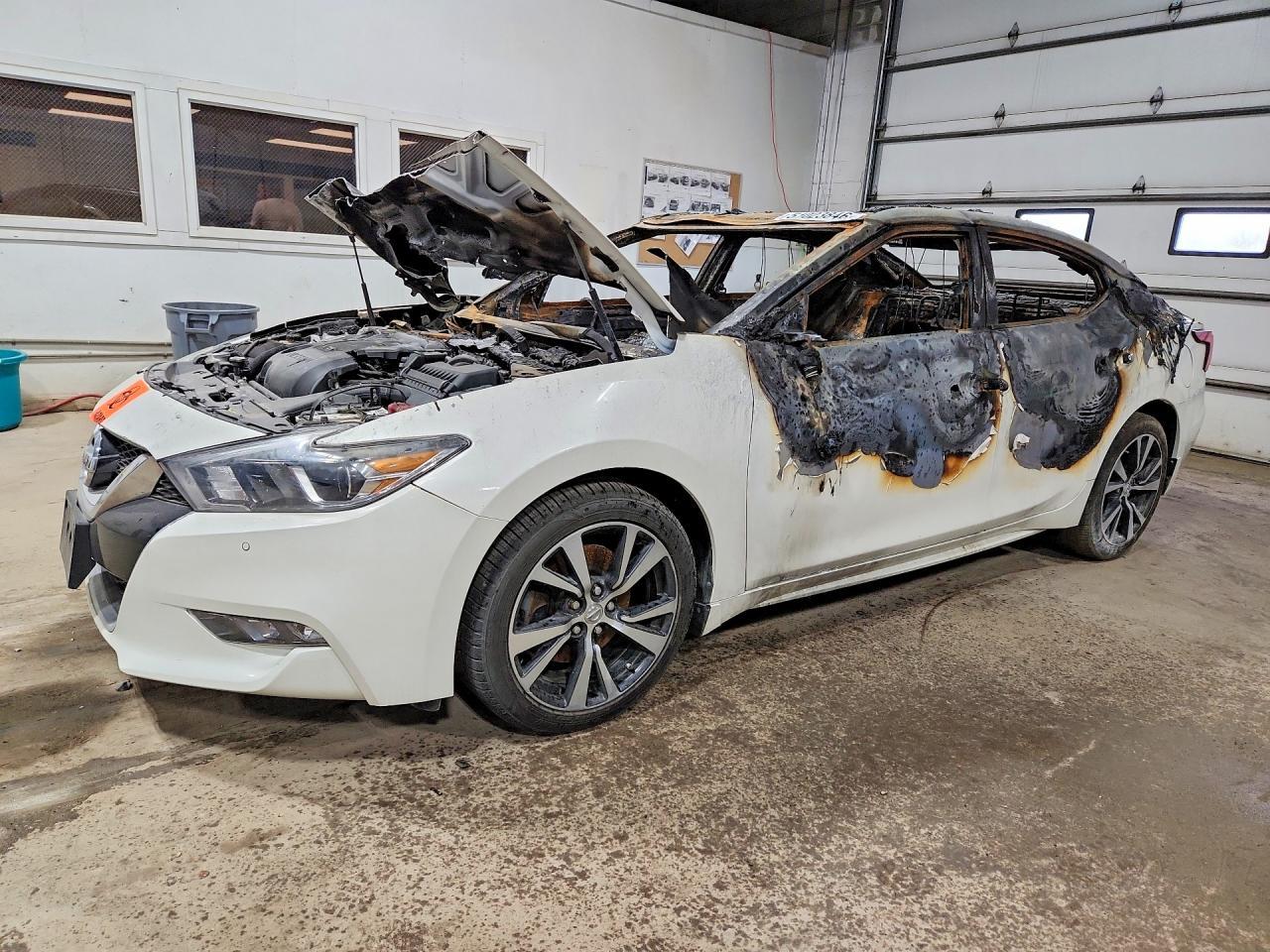 2016 NISSAN Maxima