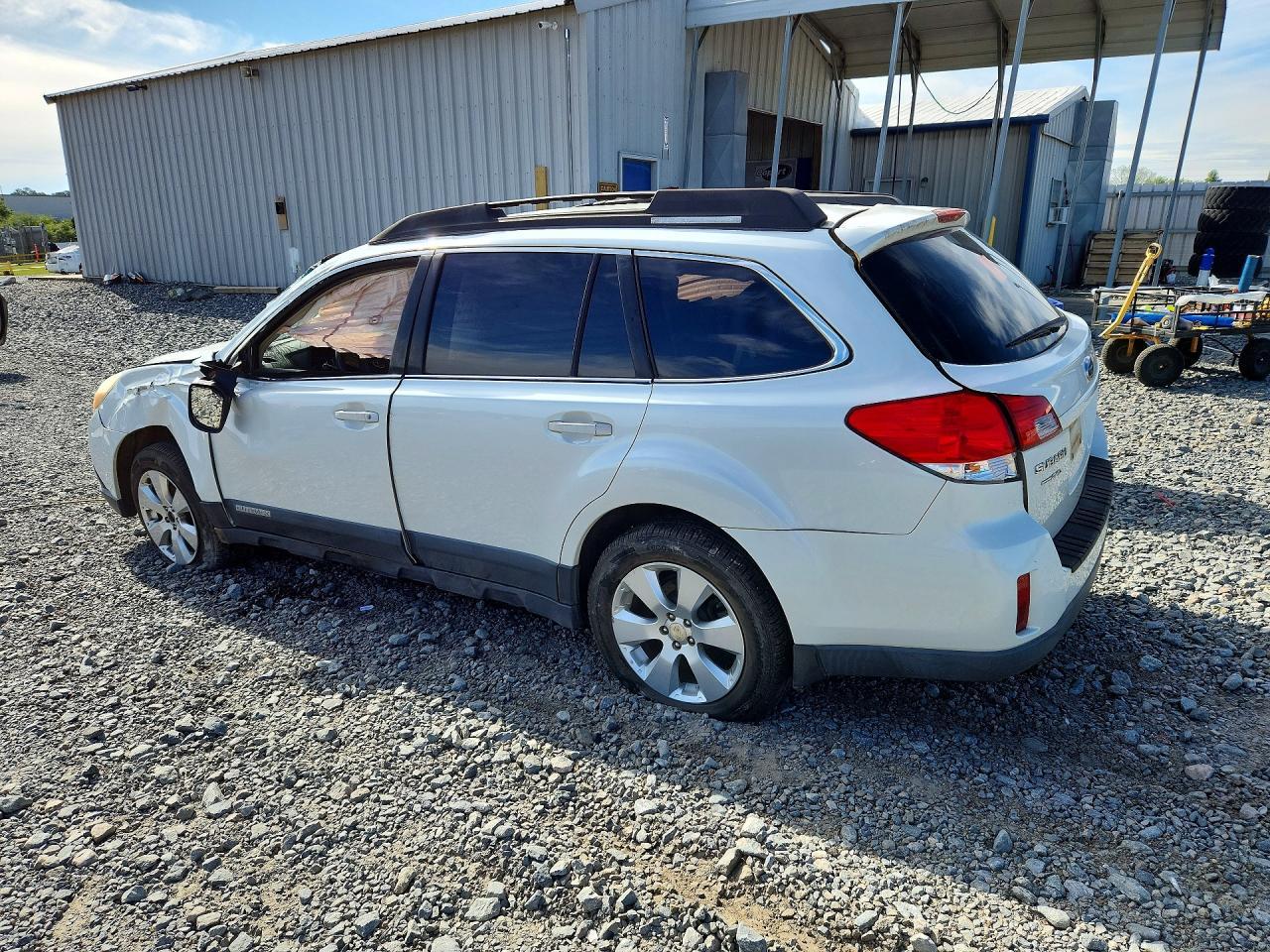 2010 SUBARU Outback