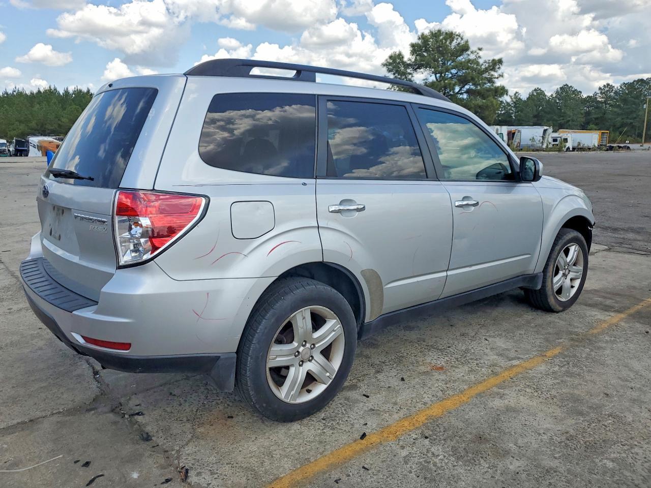 2010 SUBARU FORESTER