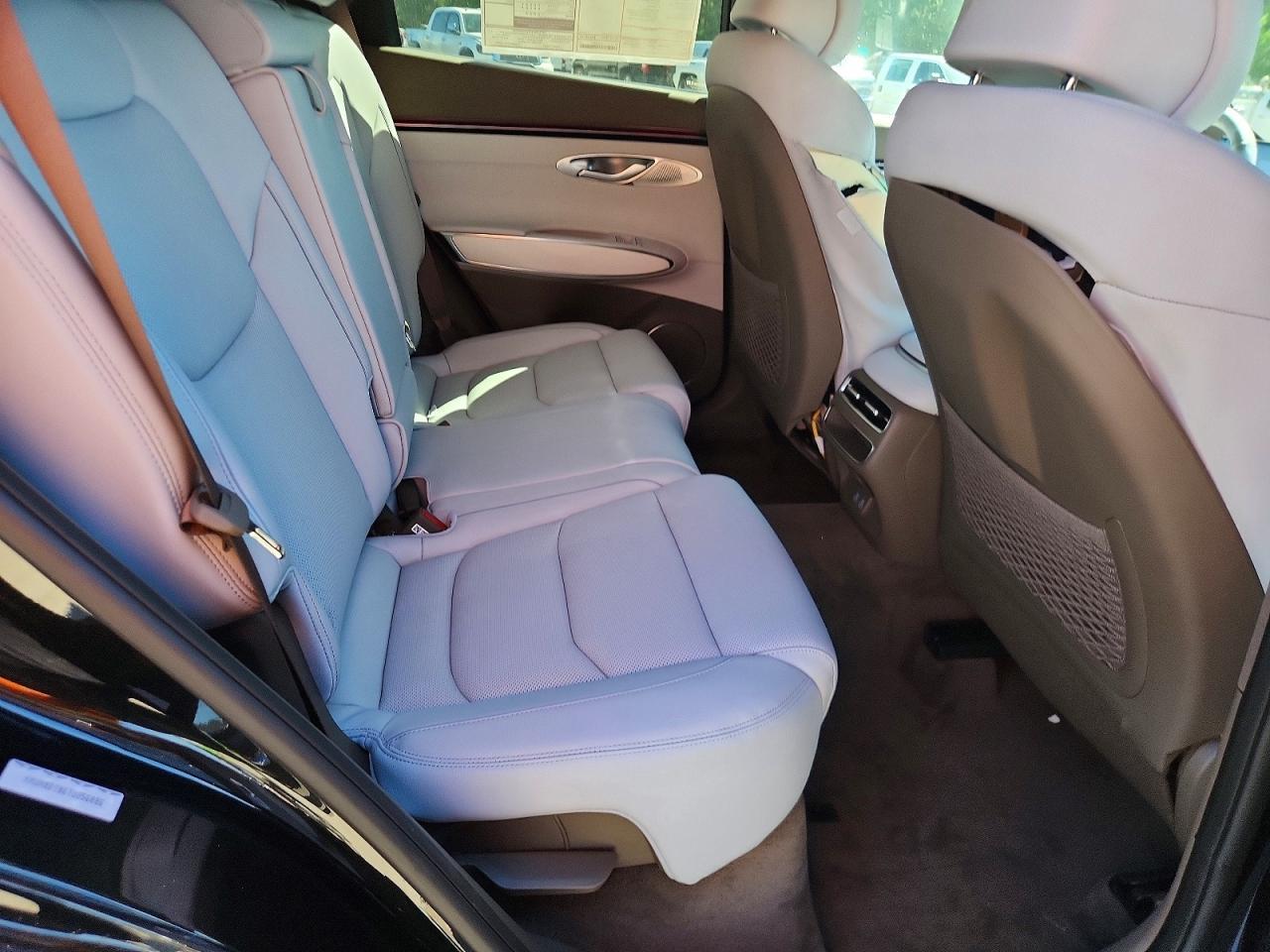 2026 GENESIS GV70