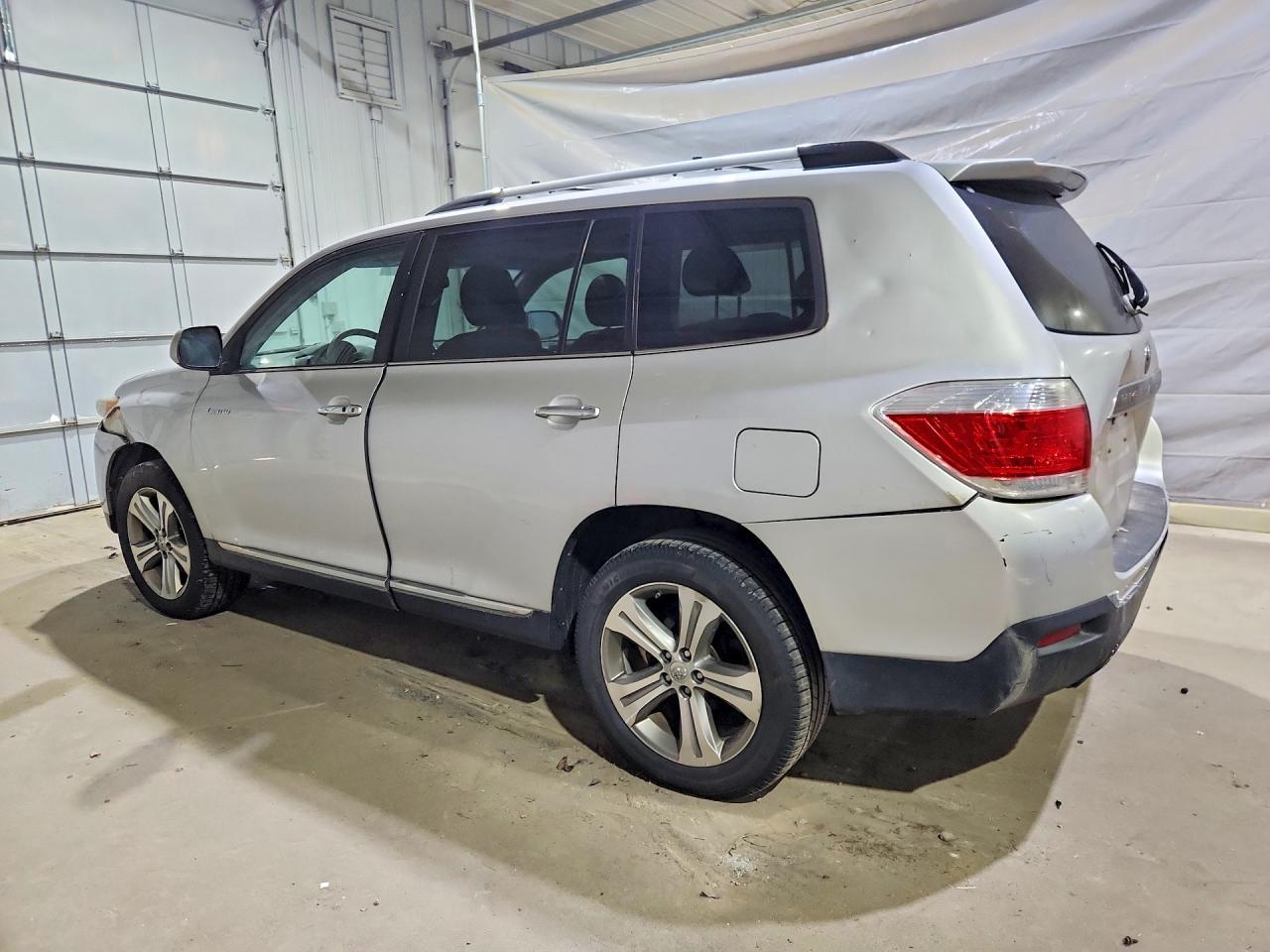 2011 TOYOTA HIGHLANDER