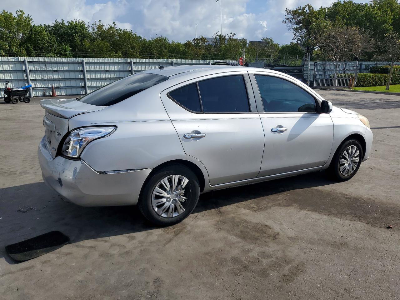 2013 NISSAN VERSA