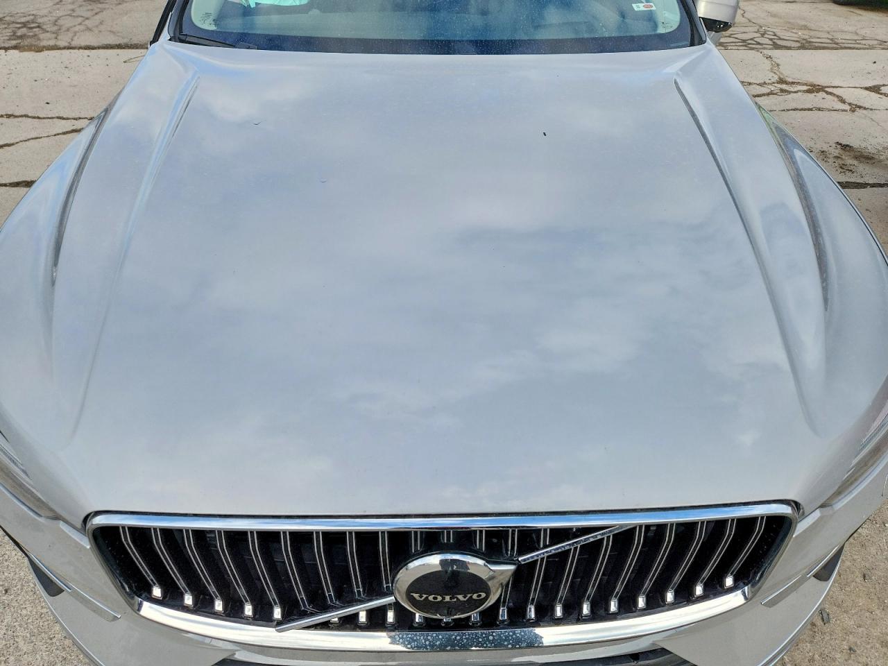 2022 VOLVO XC60