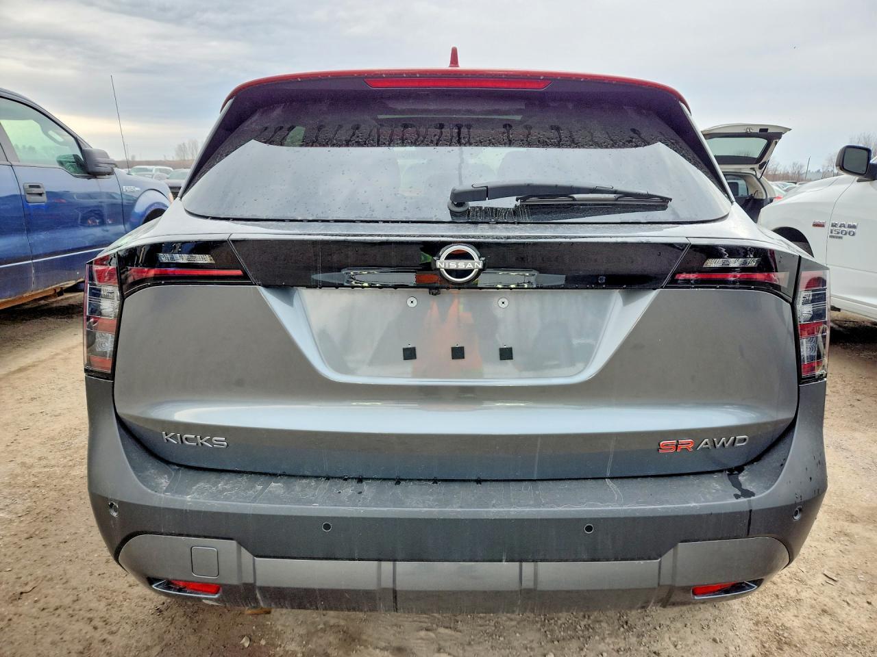 2025 NISSAN KICKS