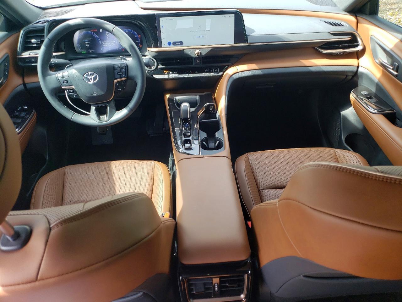 2025 TOYOTA Crown
