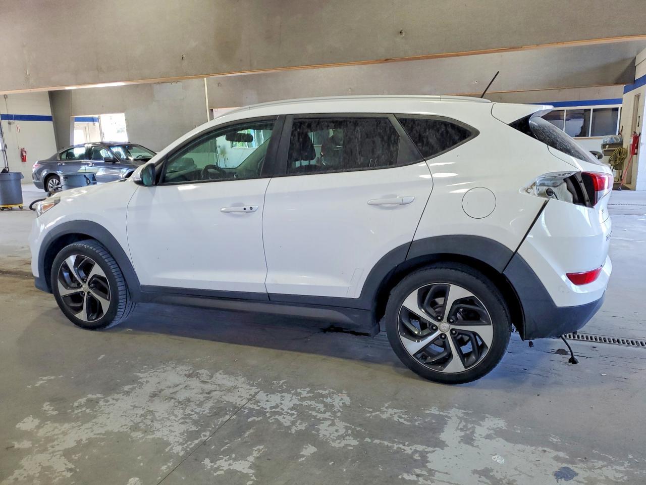 2016 HYUNDAI TUCSON